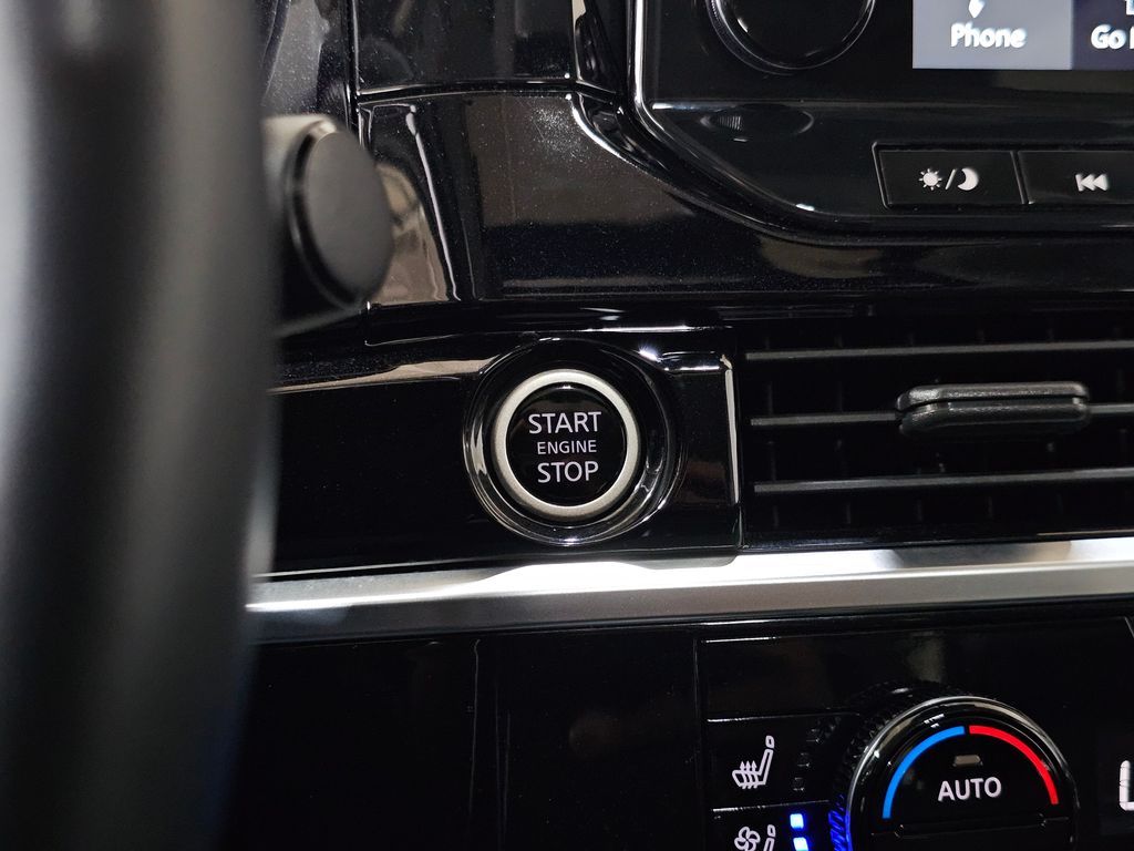 2022 Nissan Pathfinder Platinum photo 20