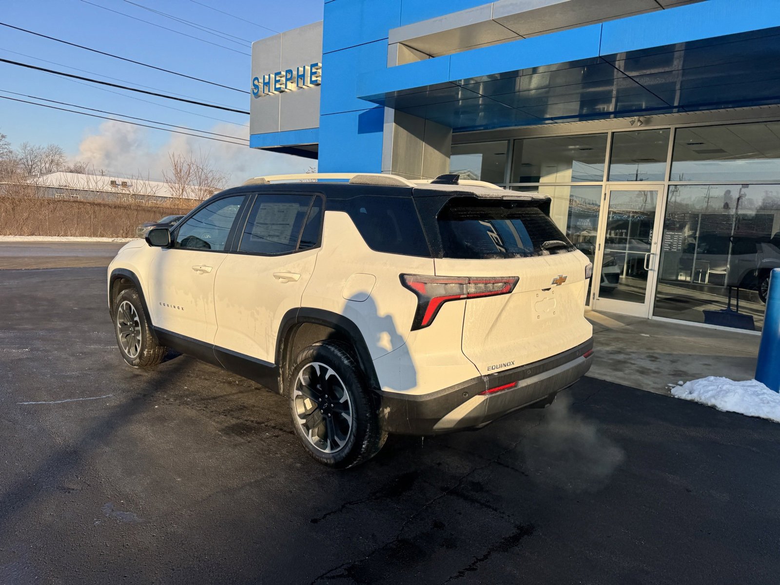 2025 Chevrolet Equinox LT photo 3
