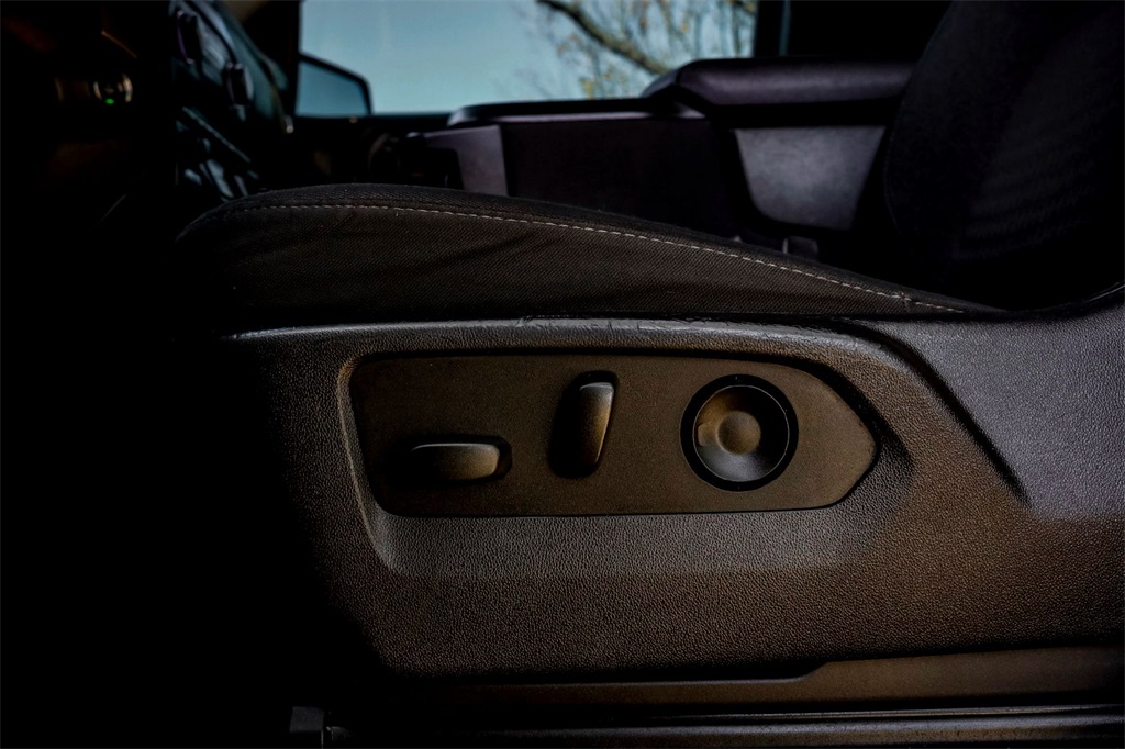 2023 Chevrolet Silverado 1500 Custom photo 12