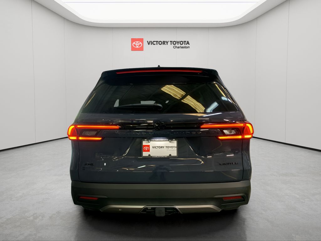 2025 Toyota Grand Highlander Limited AWD photo 3