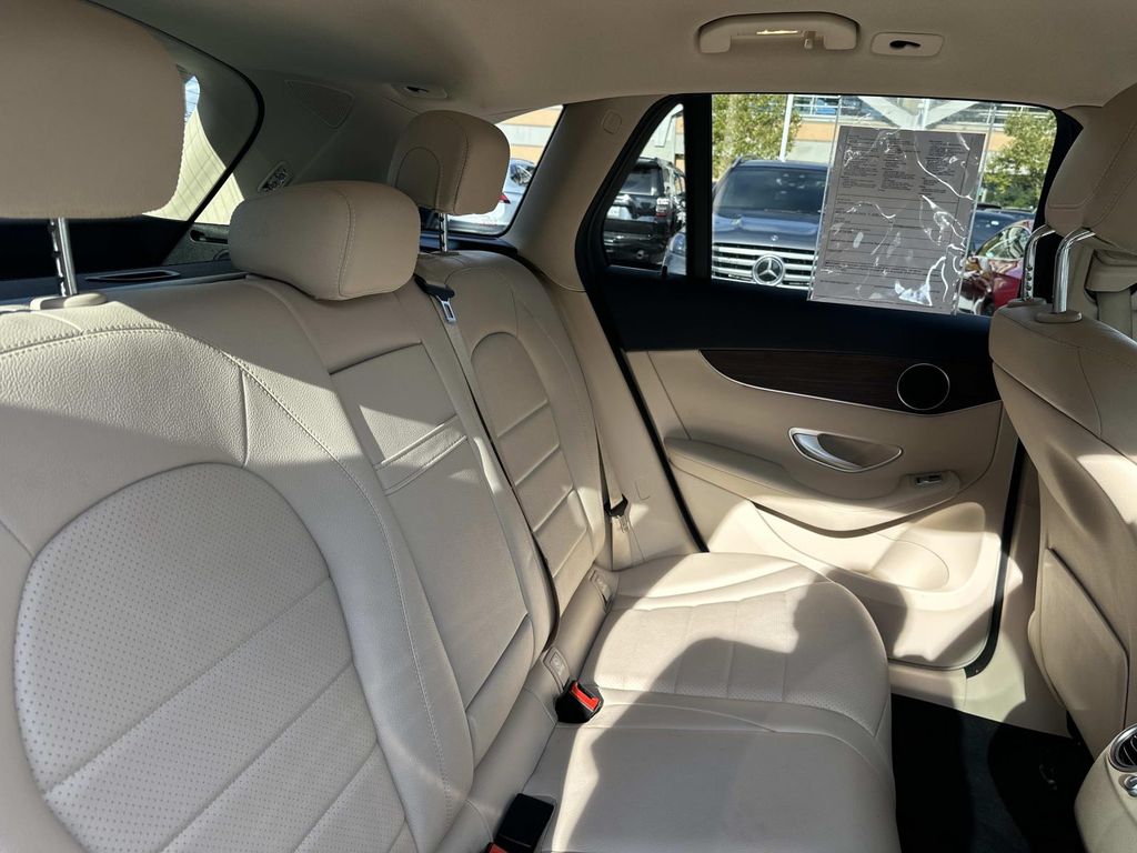 2022 Mercedes Benz GLC 300 4MATIC photo 25