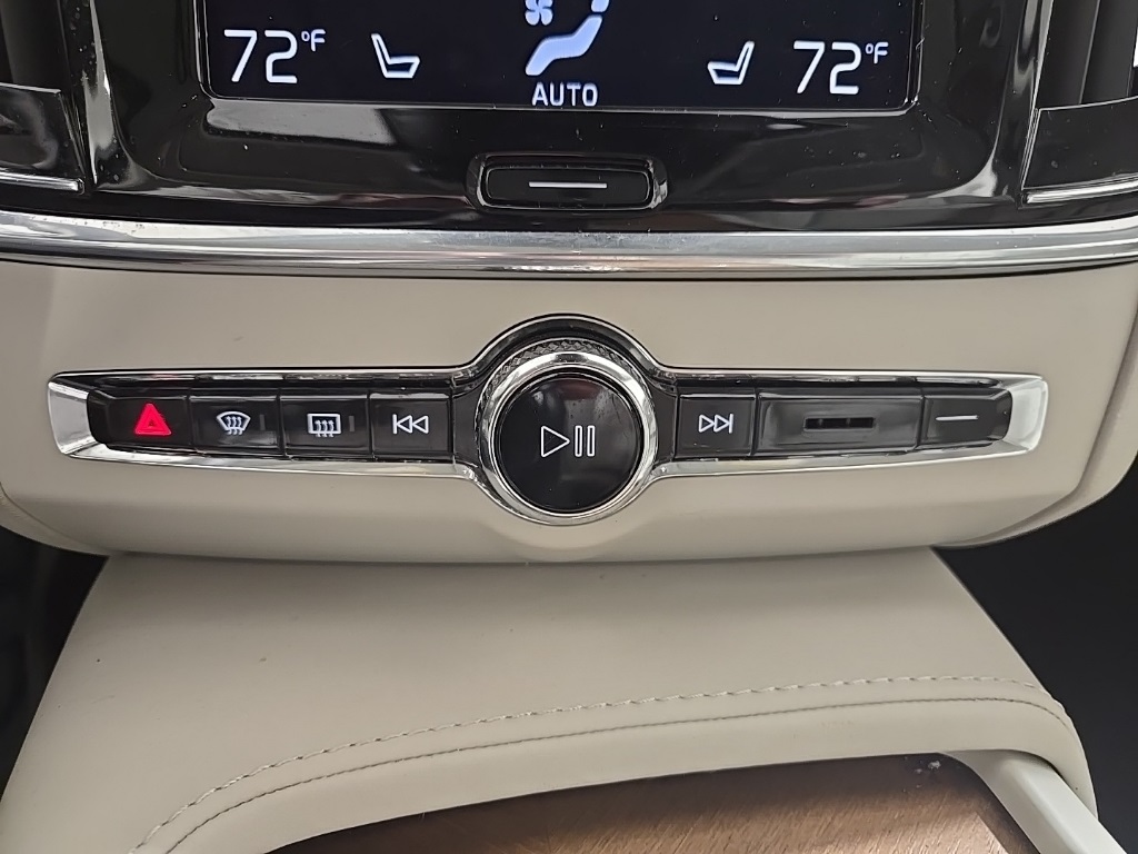 2020 Volvo S90 T6 Inscription photo 14