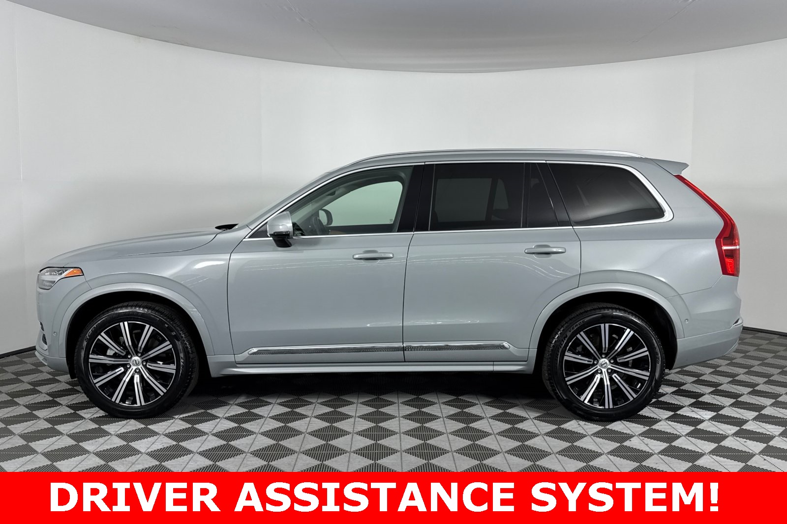 2024 Volvo XC90 Plus photo 7