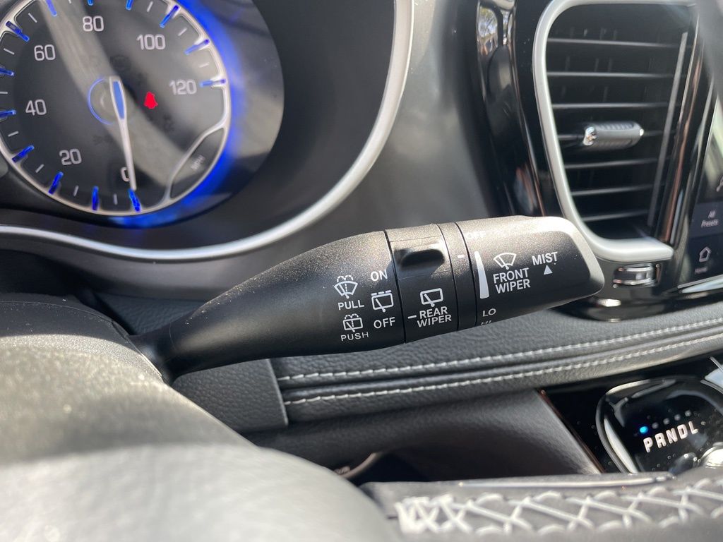 2025 Chrysler Pacifica photo 21