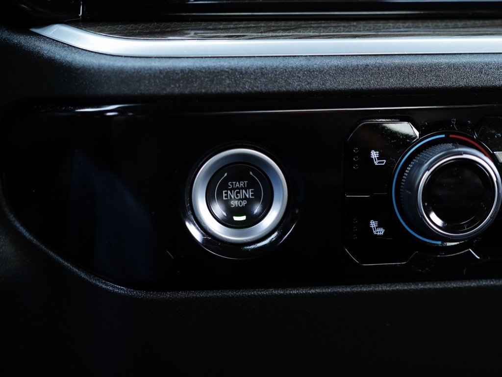2022 Chevrolet Silverado LT photo 18