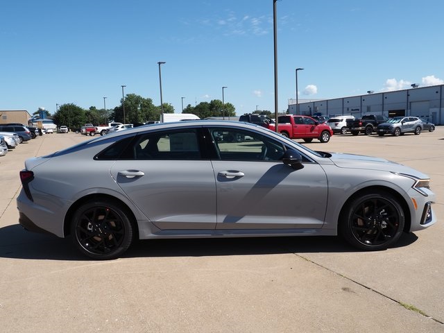 2026 Kia K5 GT-Line photo 4