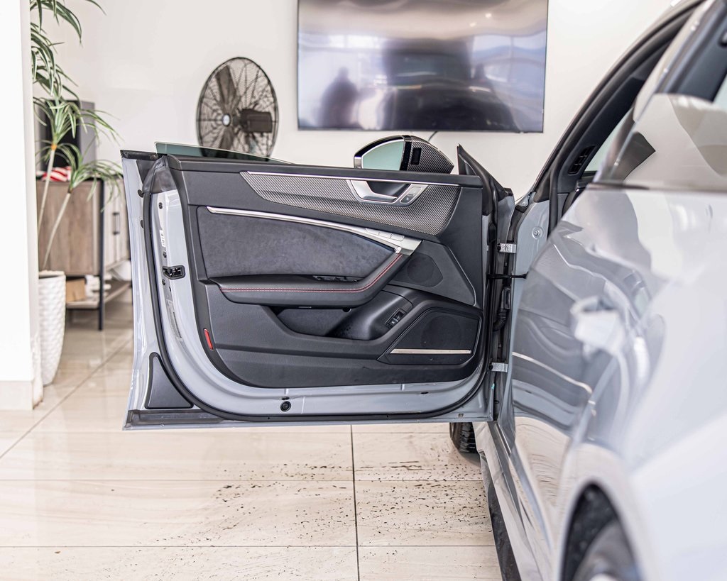 2022 AUDI RS 7 - Image 31