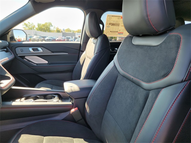 2025 Ford Explorer ST photo 8