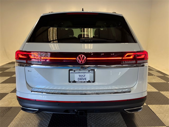 2026 Volkswagen Atlas SE photo 2