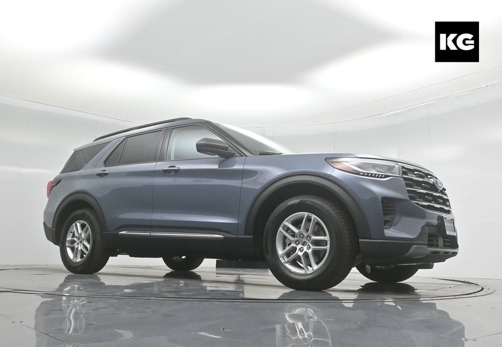 2025 Ford Explorer Active's photo