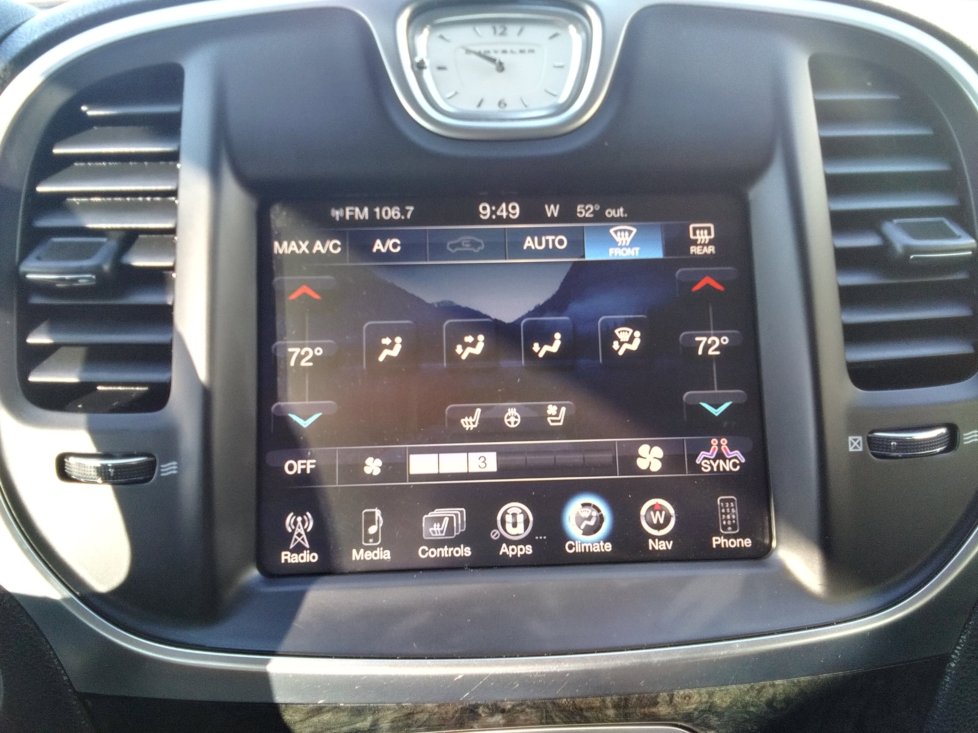 2016 Chrysler 300 C photo 19