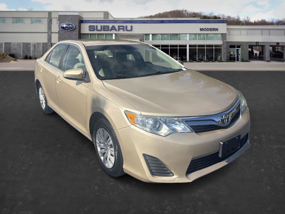 2012 Toyota Camry photo 3