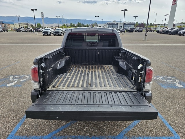 2021 Toyota Tacoma TRD Sport photo 3