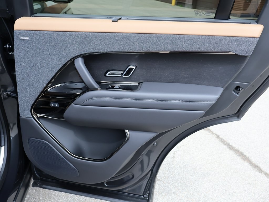 2025 Land Rover Range Rover Sport SE photo 26