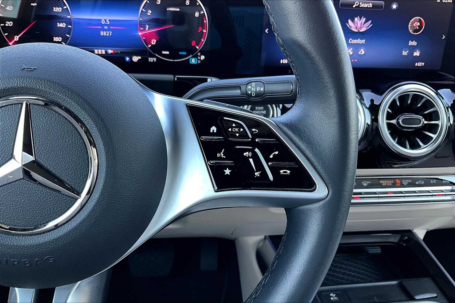 2025 Mercedes Benz GLA 250 photo 24