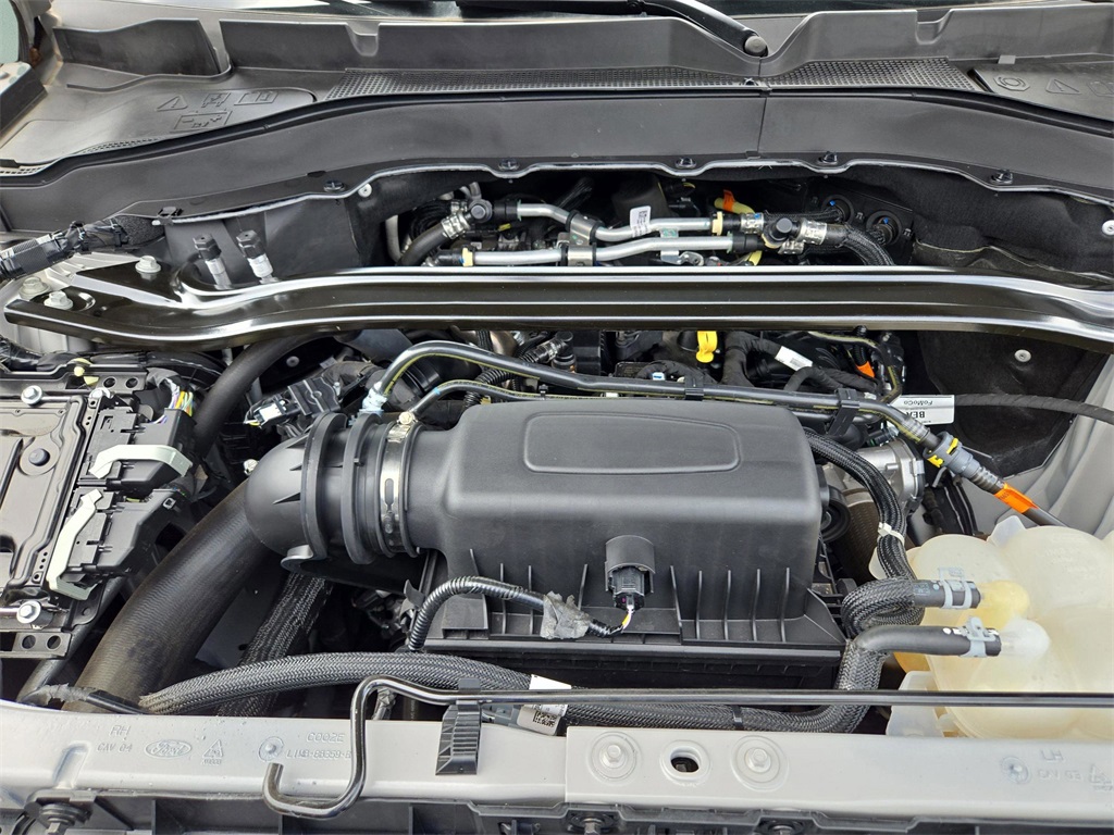 2024 Ford Explorer ST-Line photo 6