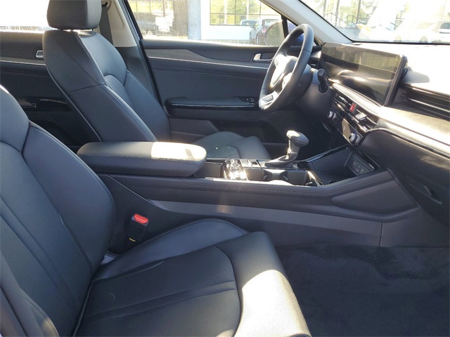 2025 Kia K5 EX photo 30