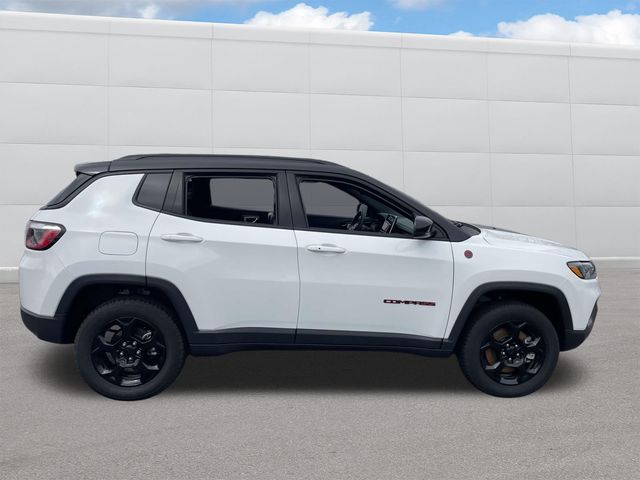 2024 Jeep Compass Trailhawk photo 9