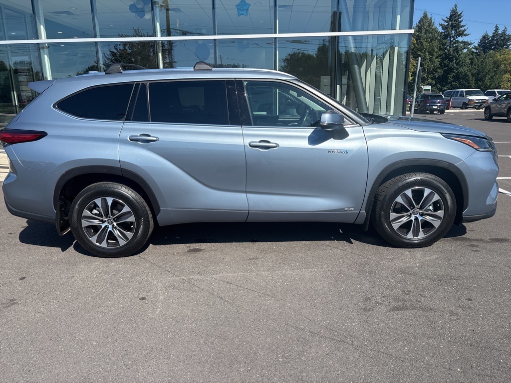 2021 Toyota Highlander Hybrid XLE photo 4
