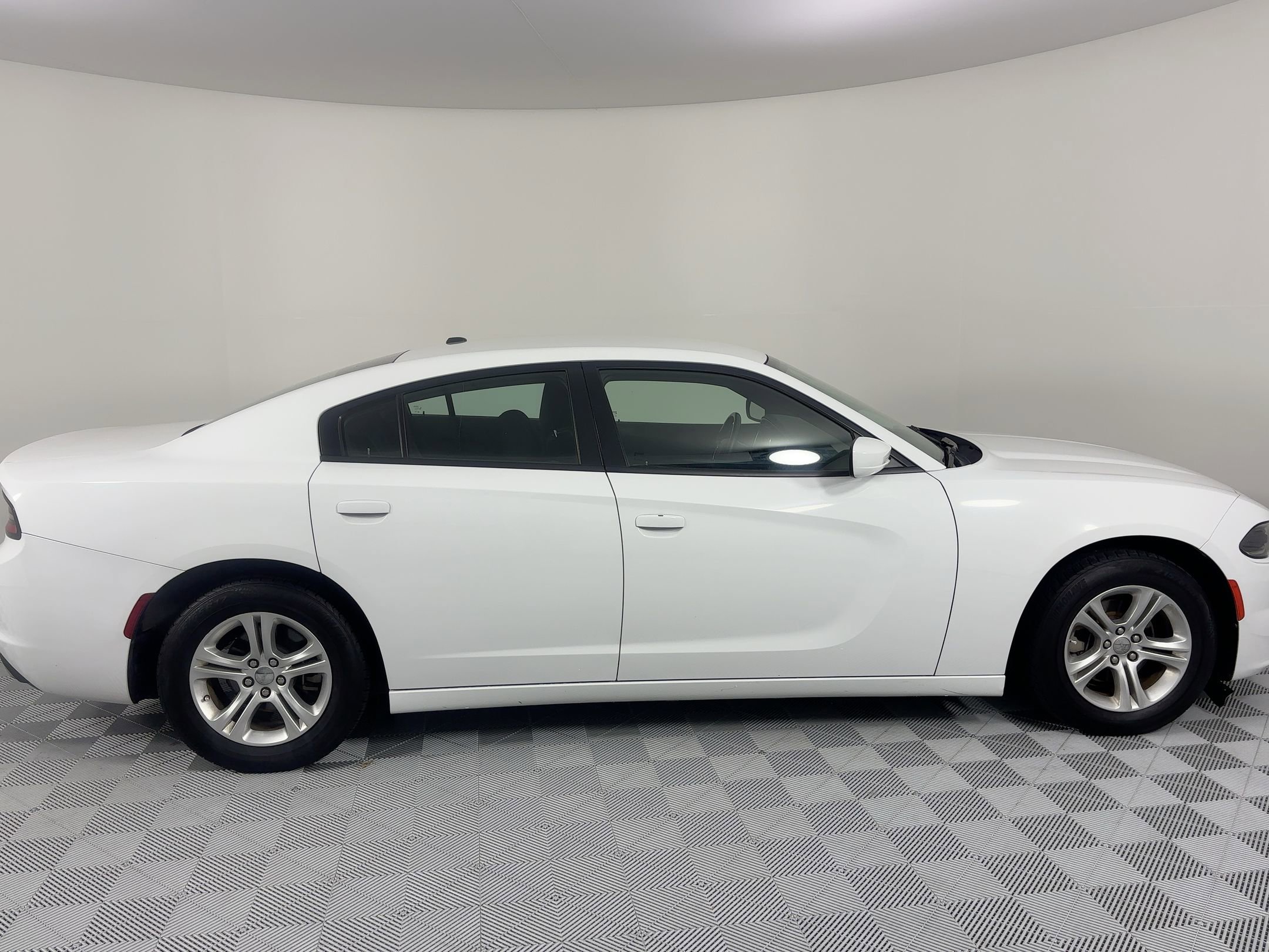 2022 Dodge Charger SXT photo 7