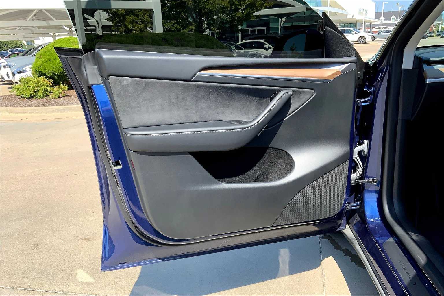 2024 Tesla Model Y Performance photo 20