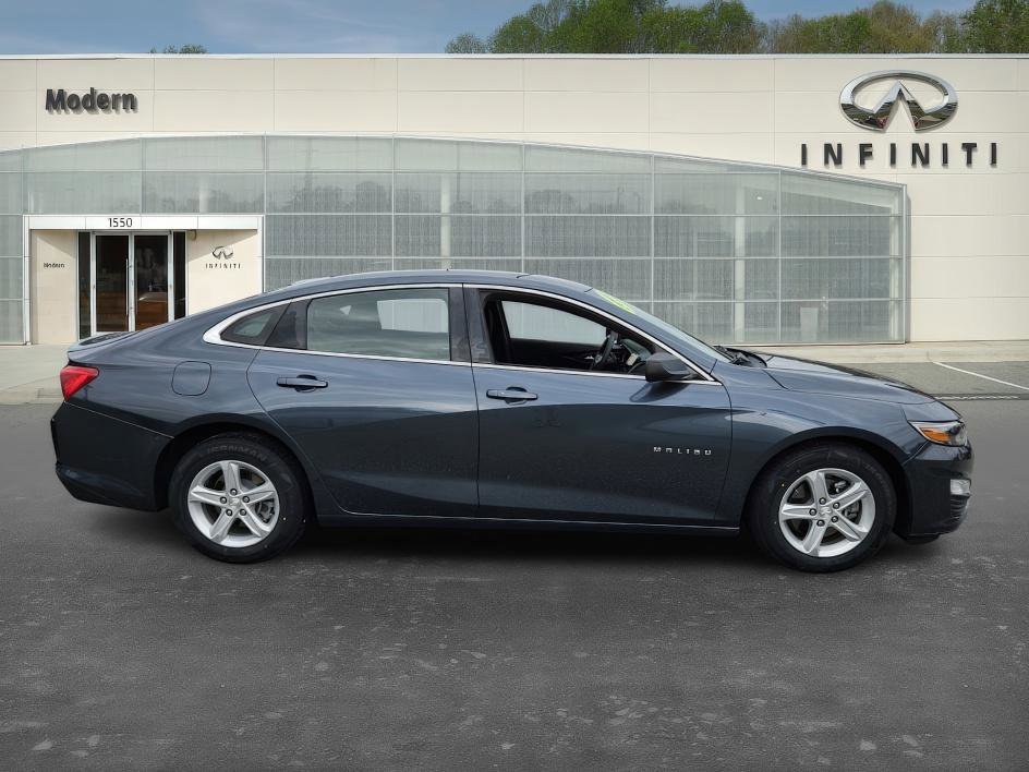 2019 Chevrolet Malibu LS photo 3