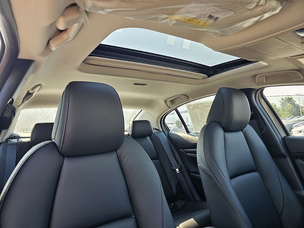 2025 Mazda Mazda3 Sedan 2.5 s Preferred photo 4