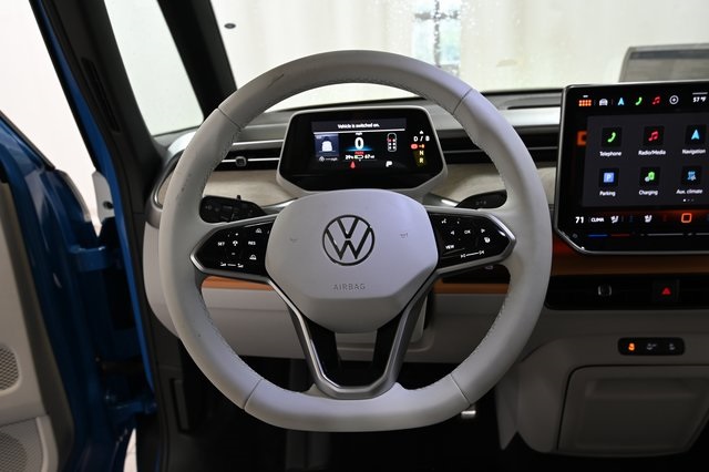 2025 Volkswagen ID. Buzz photo 3