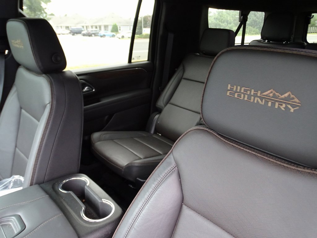 2022 Chevrolet Suburban High Country photo 7