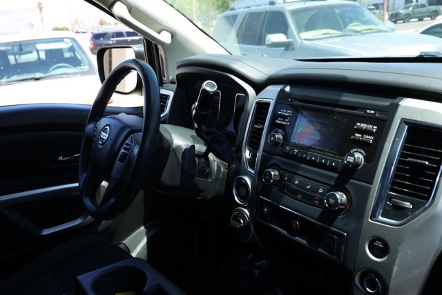 2017 Nissan Titan SV photo 16