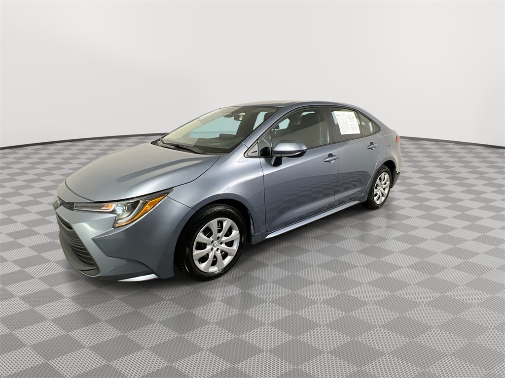 2024 Toyota Corolla LE photo 3