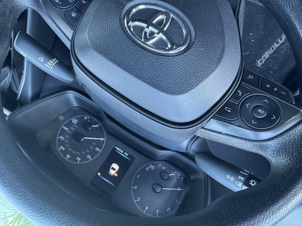 2023 Toyota Corolla LE's photo