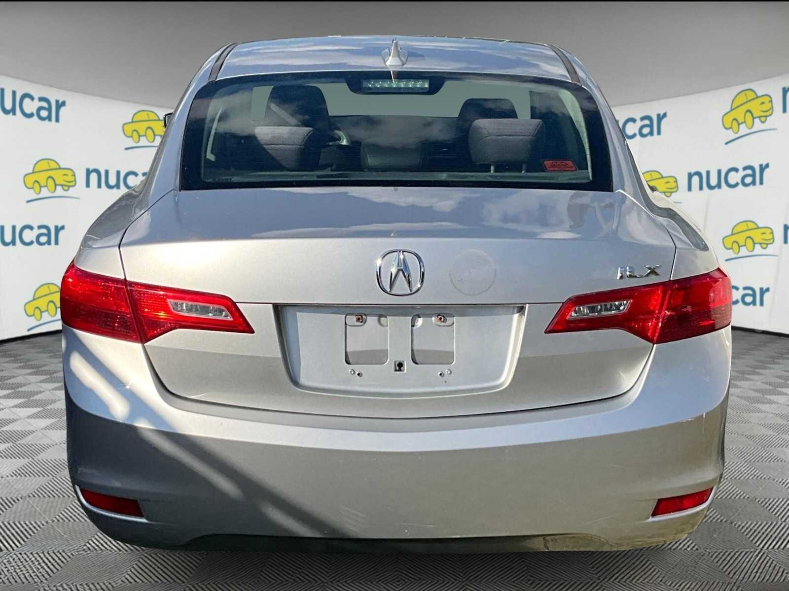 2013 Acura ILX 2.0L photo 3