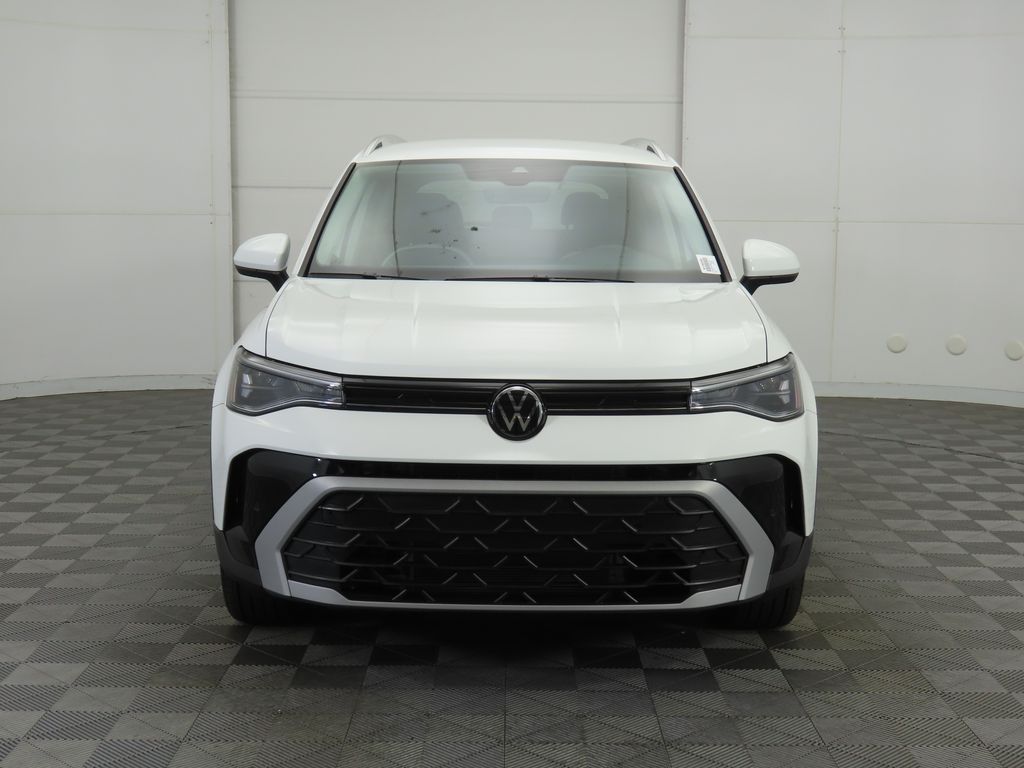 2025 Volkswagen Taos SE photo 2