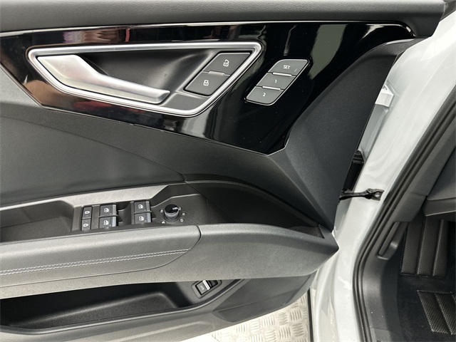 2024 Audi Q4 E-tron Premium Plus photo 5