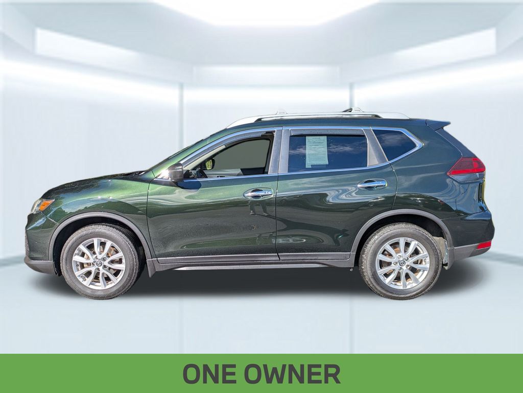 2020 Nissan Rogue SV photo 2