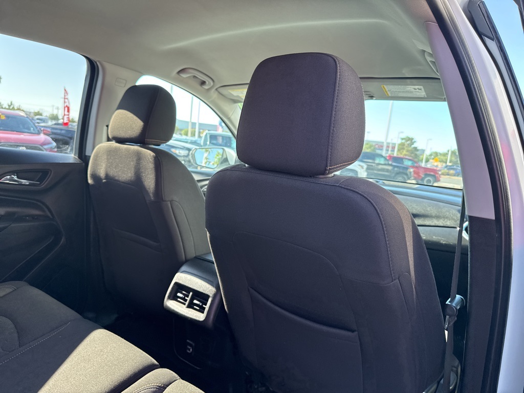 2020 Chevrolet Equinox LT photo 23