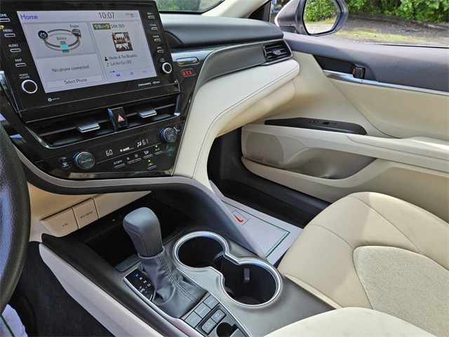 2023 Toyota Camry Hybrid LE photo 19