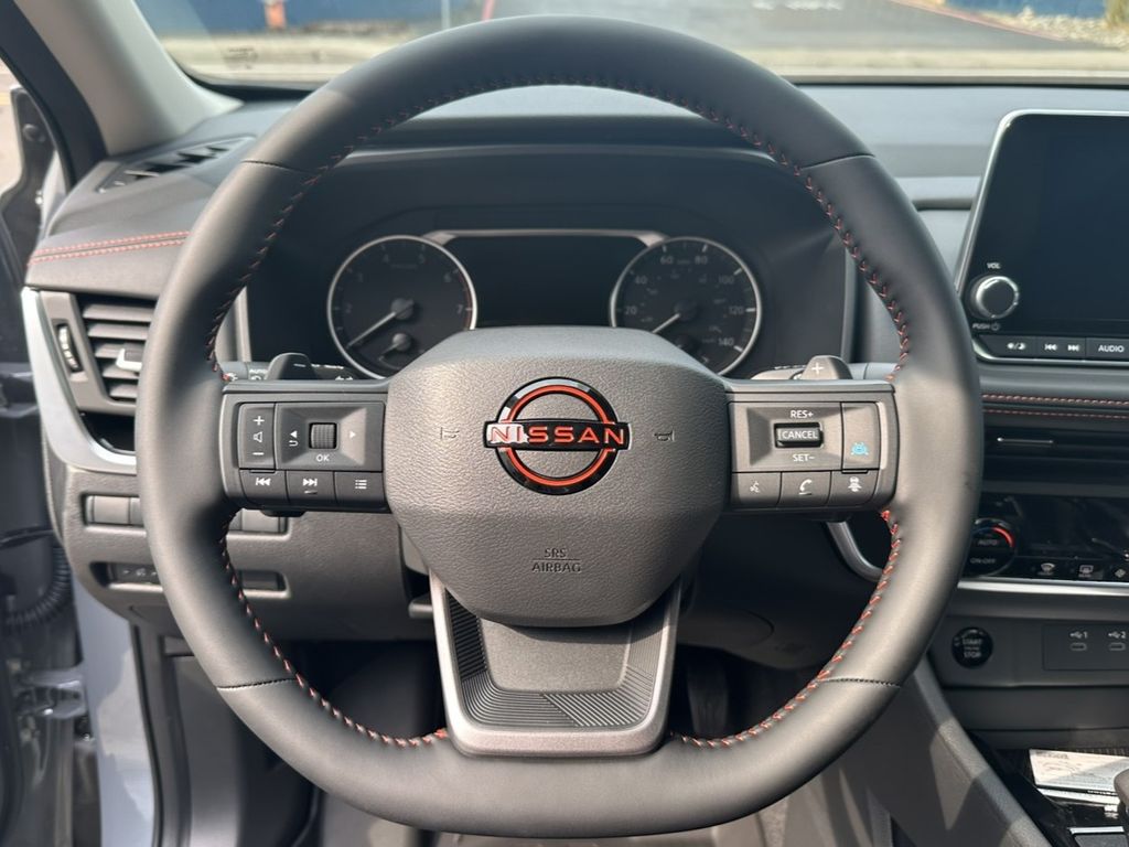 2026 Nissan Rogue SV photo 9