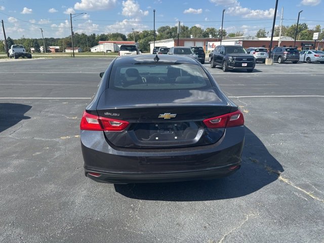 2022 Chevrolet Malibu LS photo 2