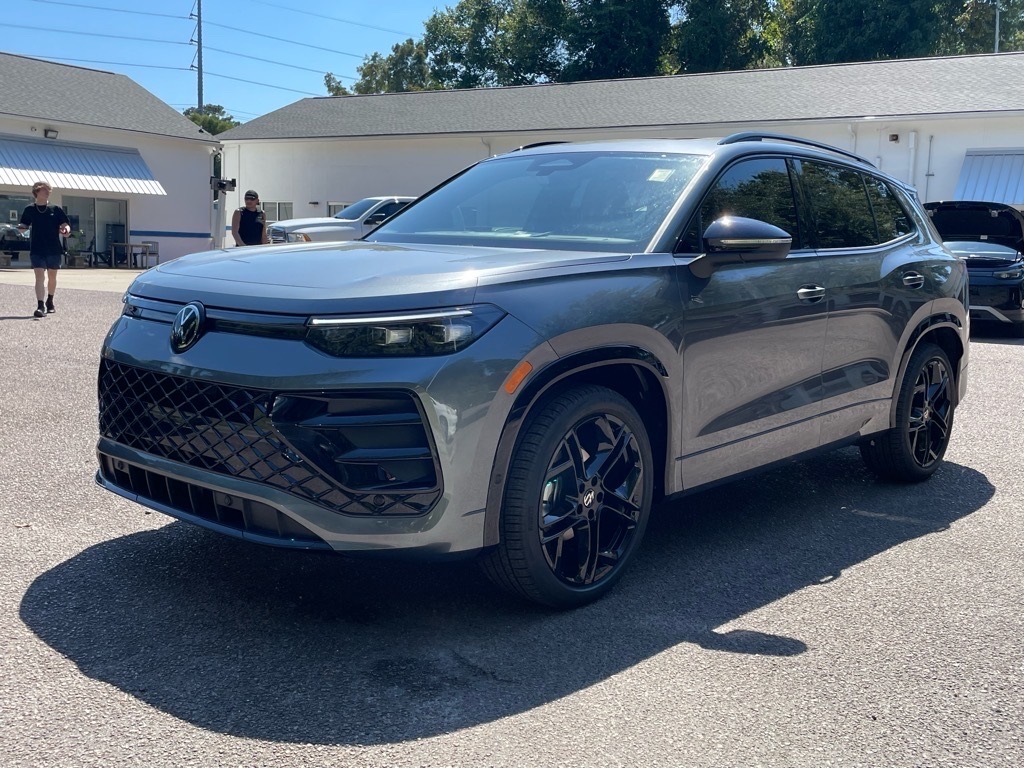 2025 Volkswagen Tiguan SE R-Line Black photo 25