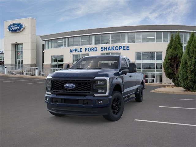 2025 Ford F-350 photo 2