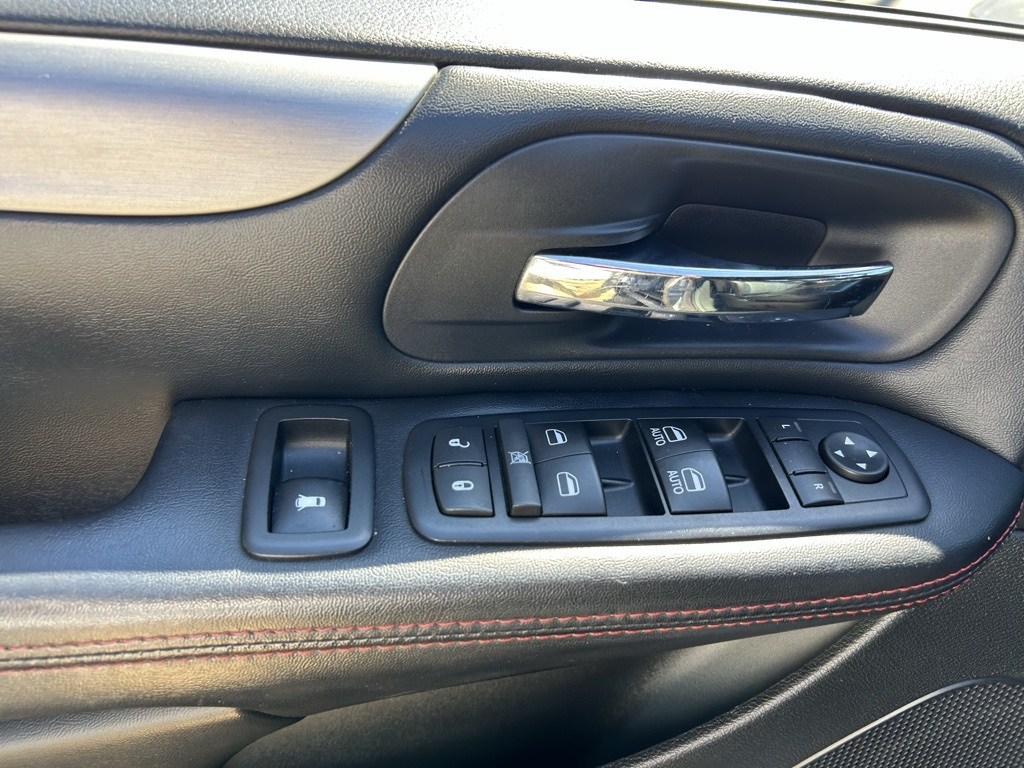 2016 Dodge Grand Caravan R/T photo 11