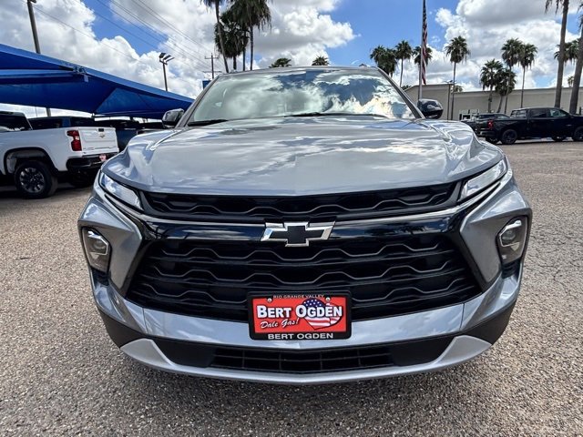 2025 Chevrolet Blazer 2LT photo 2