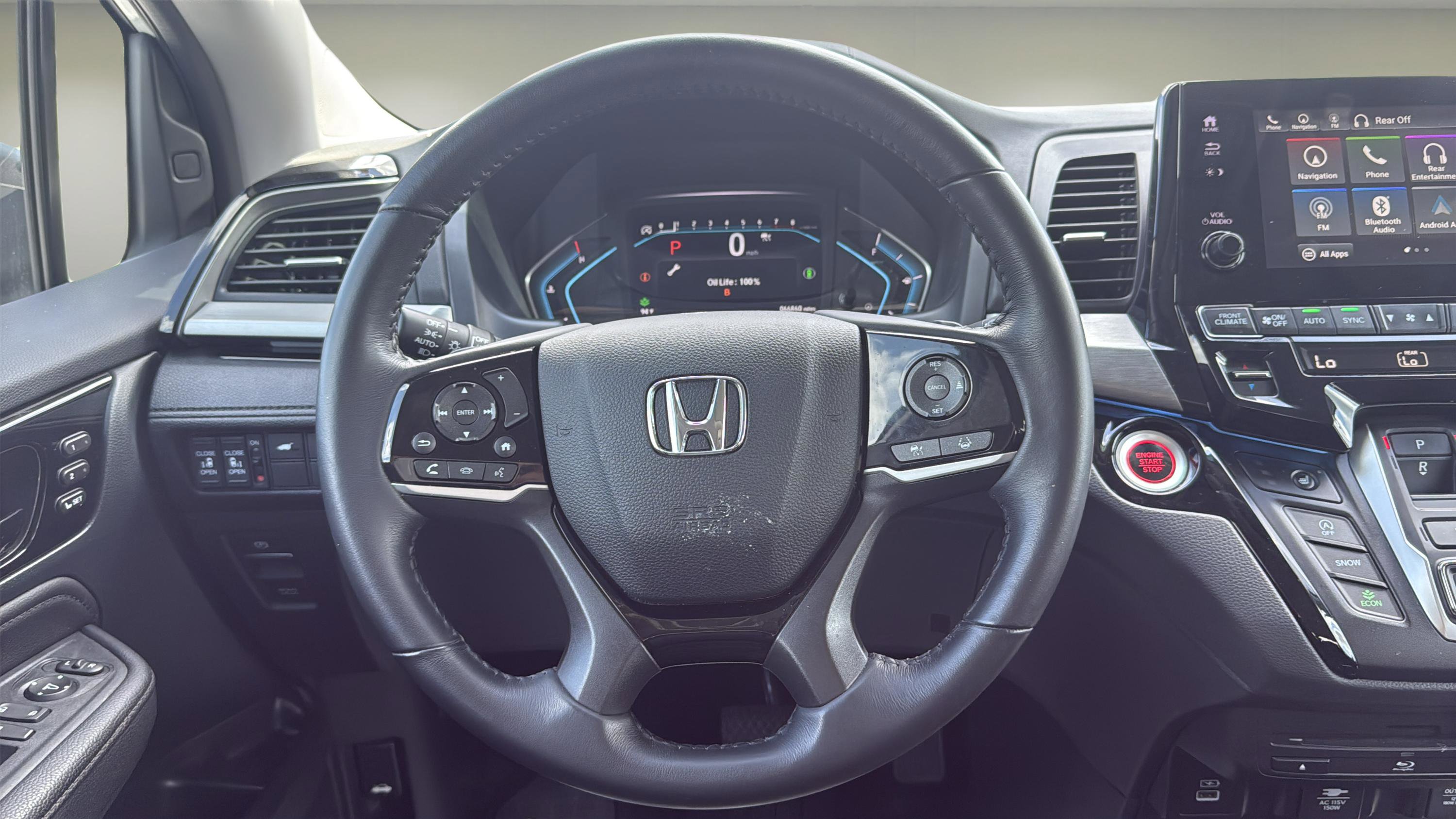 2023 Honda Odyssey Touring photo 11