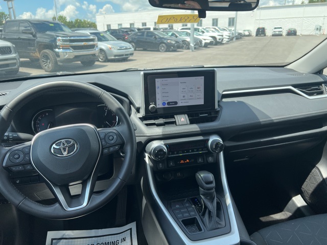 2024 Toyota RAV4 XLE photo 5
