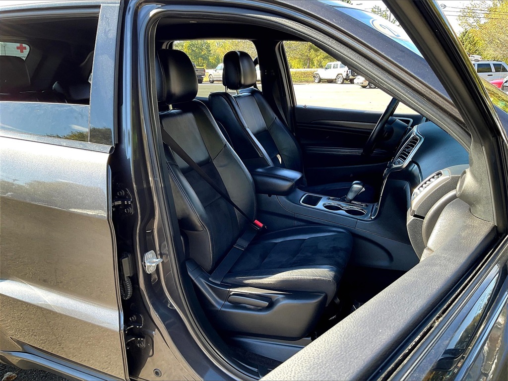 2018 Jeep Grand Cherokee Altitude photo 11