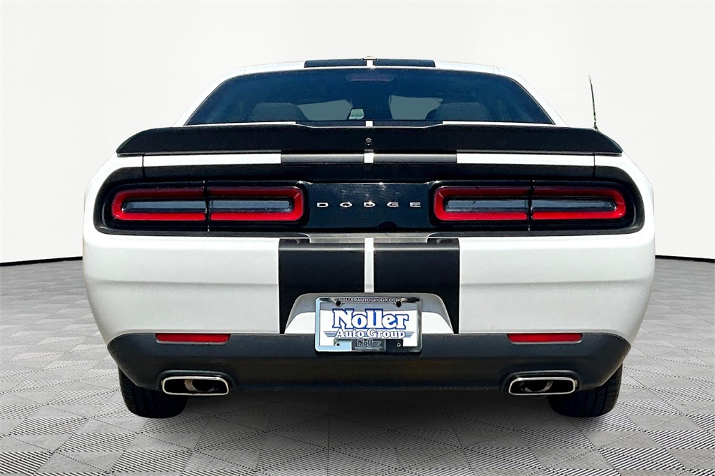 2023 Dodge Challenger SXT photo 4