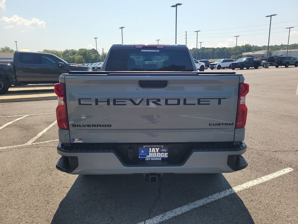 2025 Chevrolet Silverado 1500 Custom photo 3