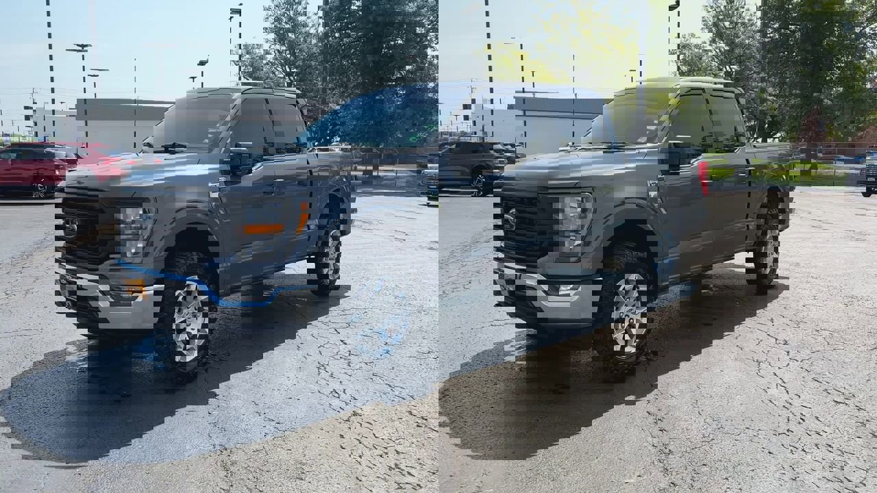2023 Ford F-150 XLT photo 4